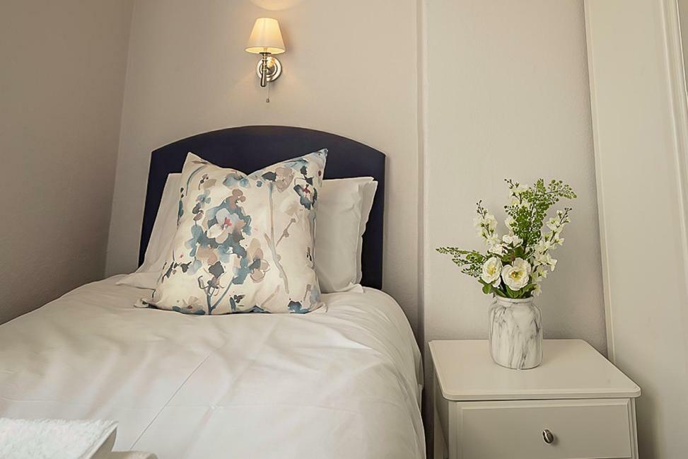 Anabelle'S Guest House Bath Bagian luar foto